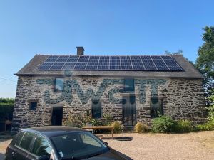 Toiture solaire sur une maison individuelle en Ille et Vilaine