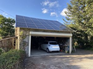 Toiture solaire sur un garage